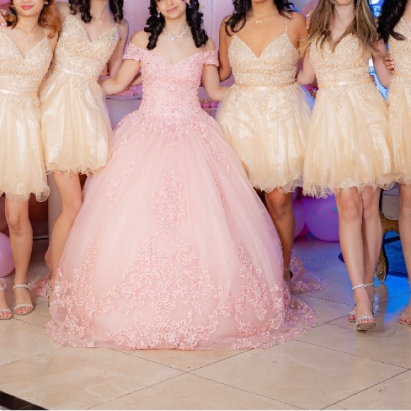 Short beautiful dress for events. (Quince,wedding,homecoming,prom.ETC) - Picture 7 of 8